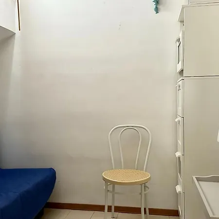 M405 - Marcelli, Comodo Trilocale Con Giardino *