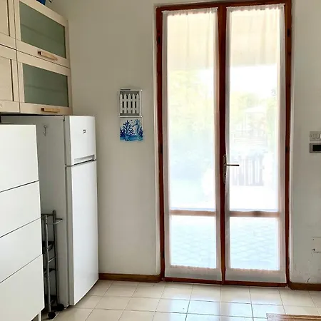 M405 - Marcelli, Comodo Trilocale Con Giardino Apartament