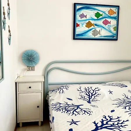 M405 - Marcelli, Comodo Trilocale Con Giardino Daire