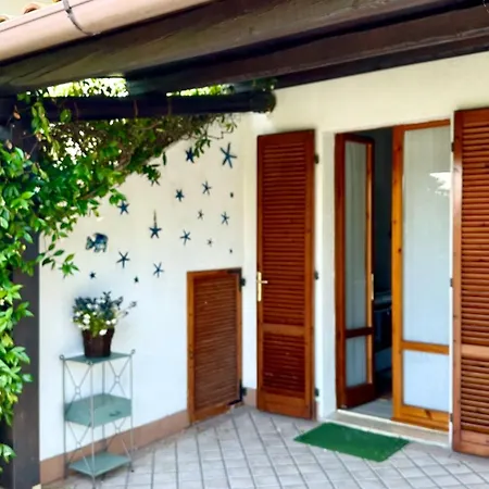 M405 - Marcelli, Comodo Trilocale Con Giardino Marcelli