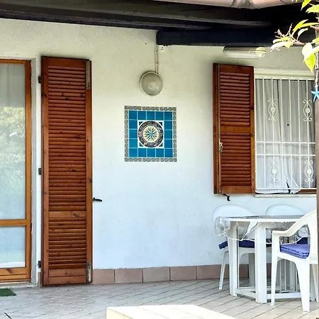 M405 - Marcelli, Comodo Trilocale Con Giardino *