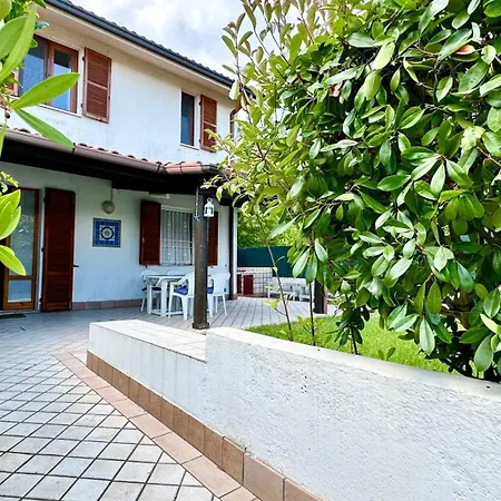 Apartment M405 - Marcelli, Comodo Trilocale Con Giardino Marcelli